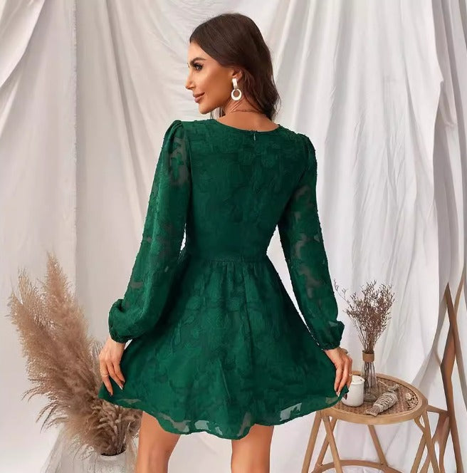 Robe Femme Élégante - Détails en Dentelle - Taille Cintrée - Manches Longues Transparentes