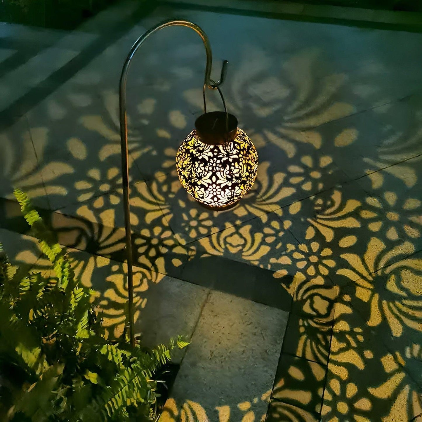 AquaGlow – Lampe Solaire LED Suspendue pour Jardin, Étanche
