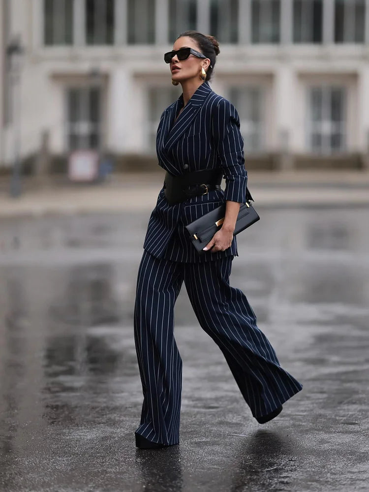LIVIA | Ensemble blazer rayé et pantalon élégant - Luviera Fashion