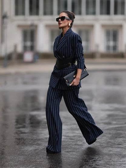 LIVIA | Ensemble blazer rayé et pantalon élégant - Luviera Fashion