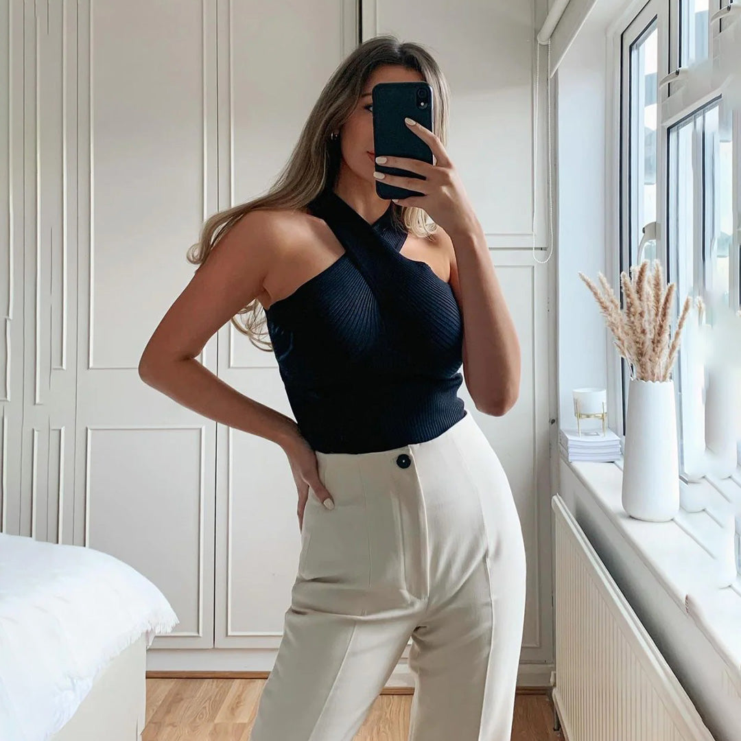 NOÉMIE | Top féminin avec détail croisé sophistiqué - Luviera Fashion