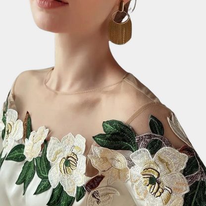 Blouse décontractée pour femmes à motif floral beige – Elvira