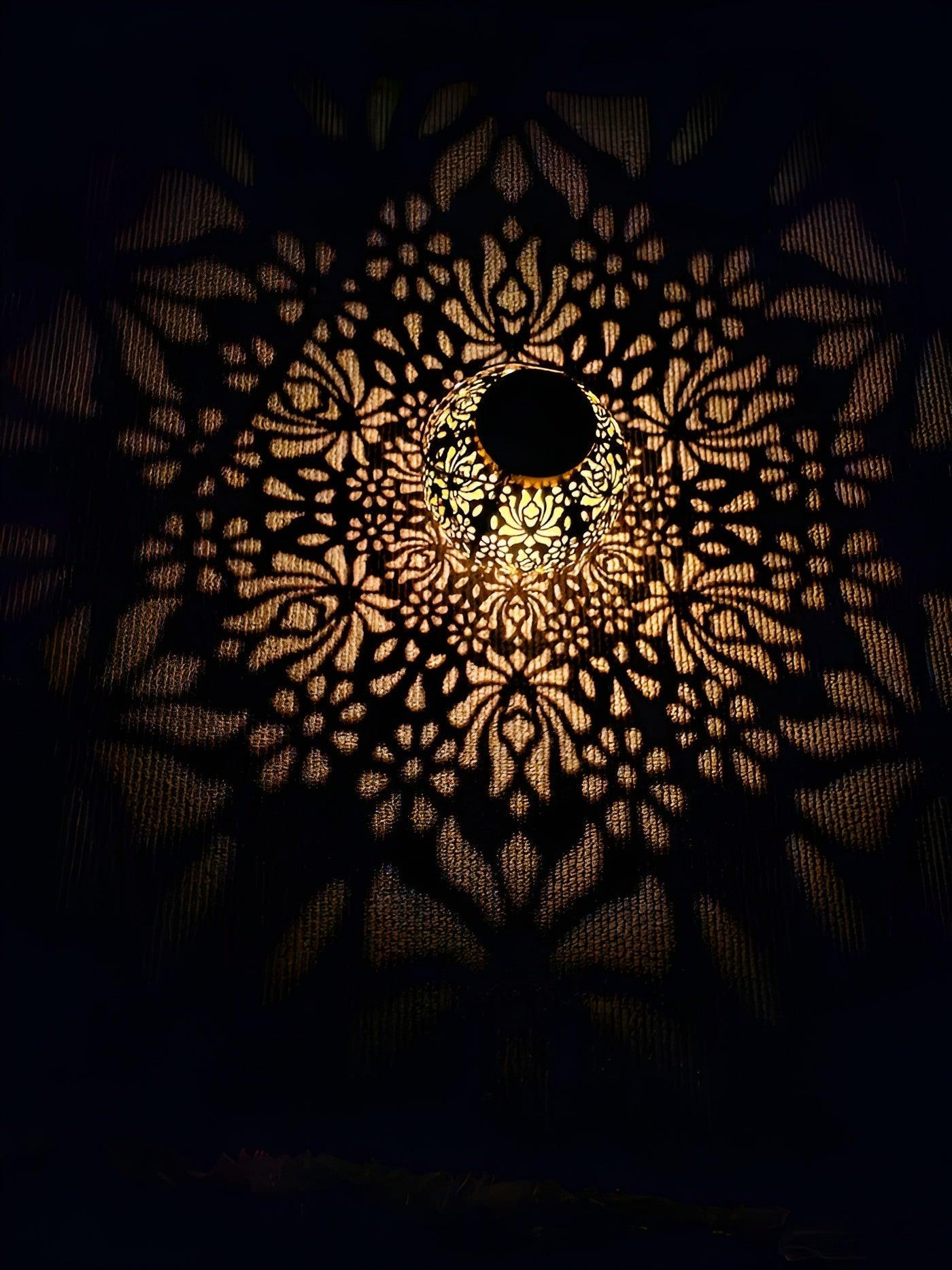 AquaGlow – Lampe Solaire LED Suspendue pour Jardin, Étanche