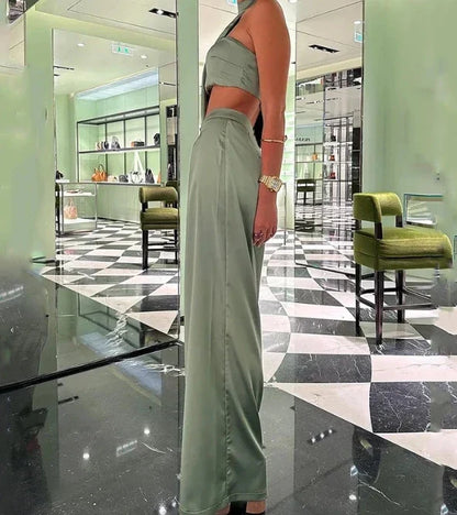 MIA | Look relaxé avec cet ensemble soutien-gorge et pantalon à épaules