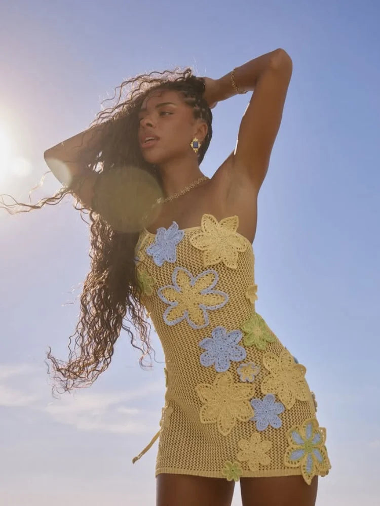 Robe d'été courte en crochet jaune avec broderie florale pour femmes – Nari