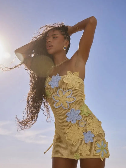 Robe d'été courte en crochet jaune avec broderie florale pour femmes – Nari