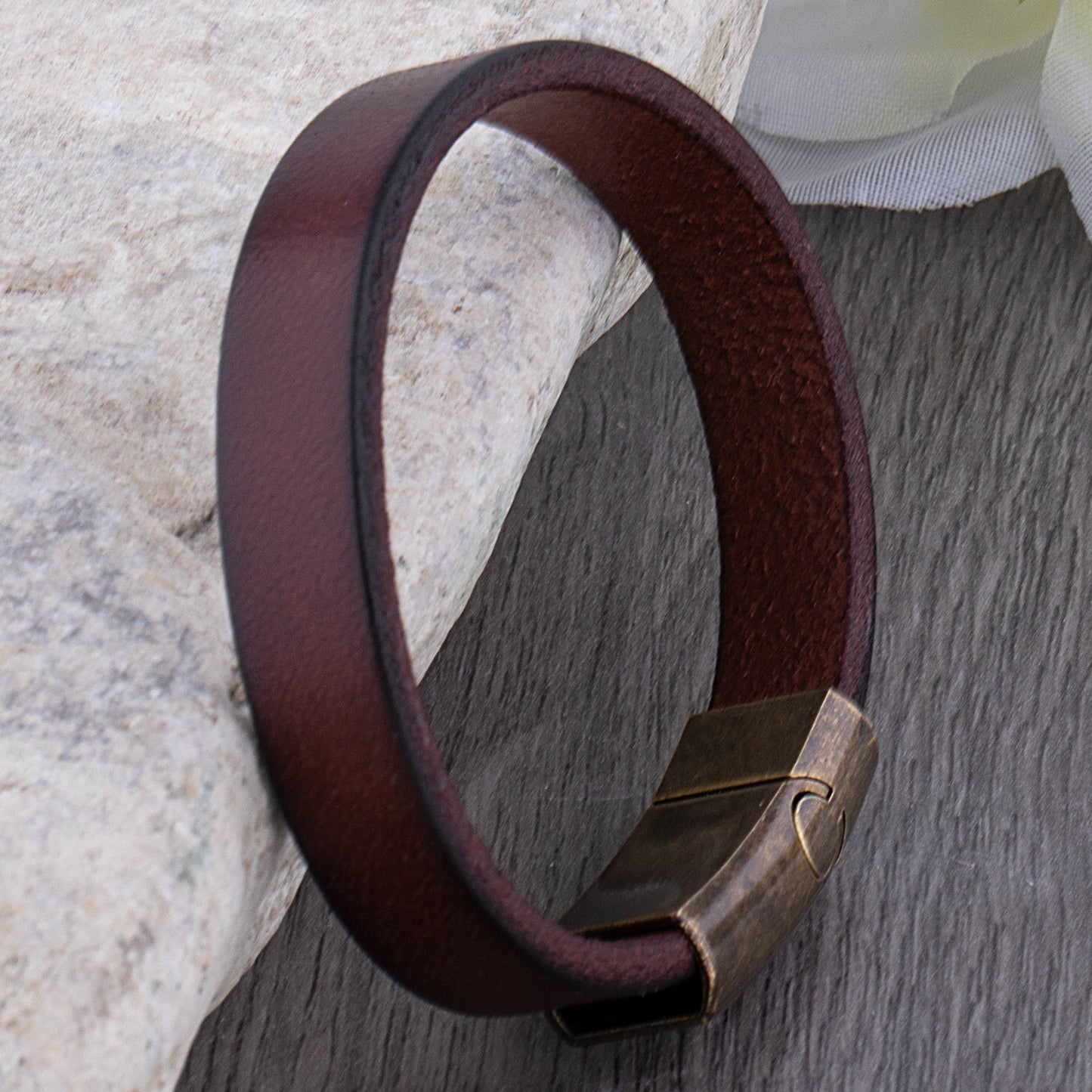 Rugged MATHIS | Bracelet en cuir, une touche de caractère masculine - Luviera Fashion