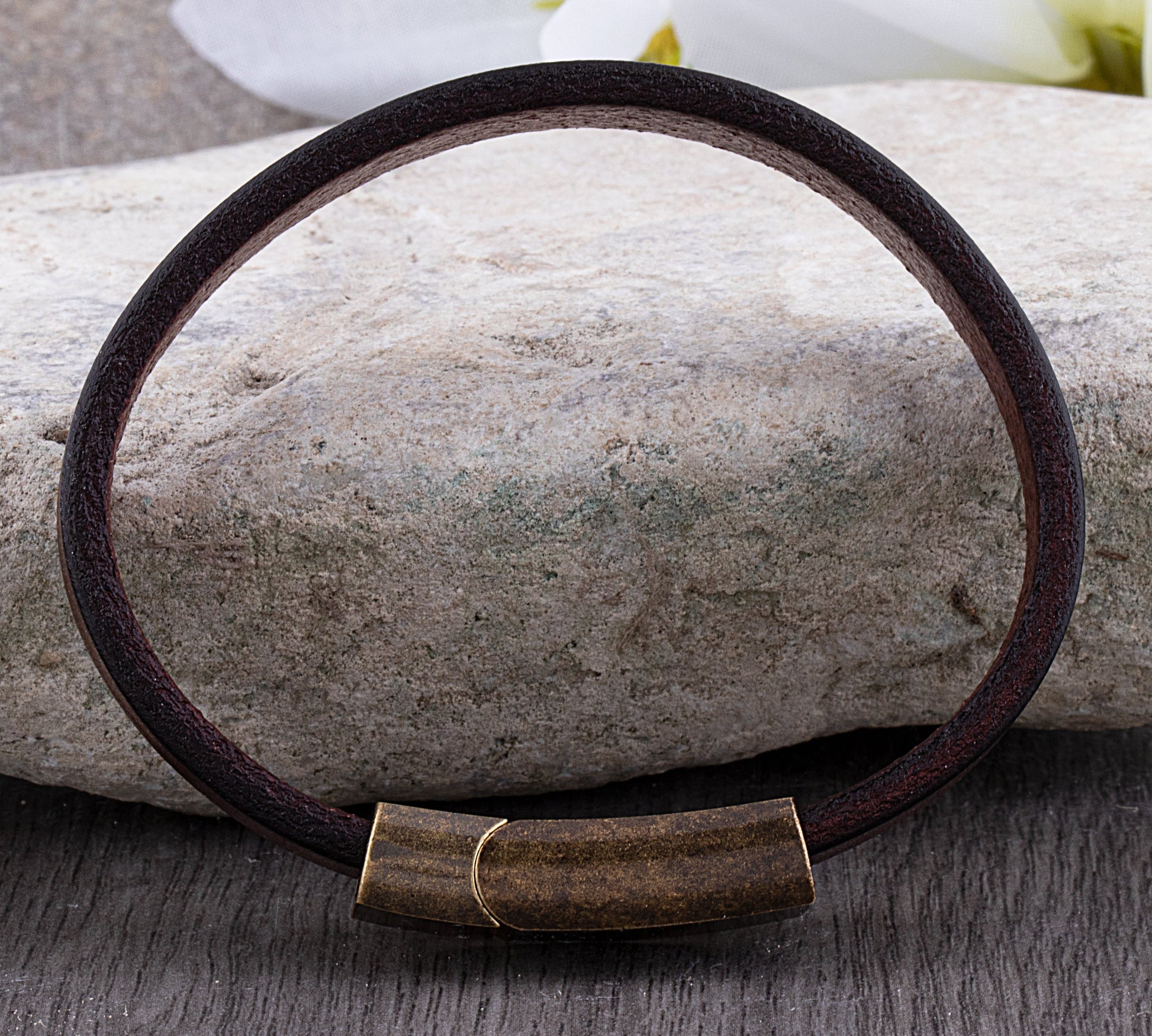 Rugged MATHIS | Bracelet en cuir, une touche de caractère masculine - Luviera Fashion