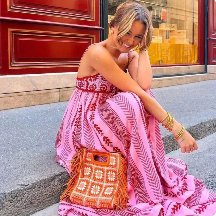 Robe Maxi Bohémienne pour Femmes – Encolure Droite – Détails Brodés – Bretelles Spaghetti