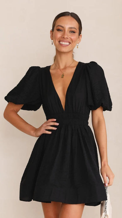 Robe Femme avec Manches Bouffantes Courtes et Décolleté Carré – Modèle Mini Élastique Évasé