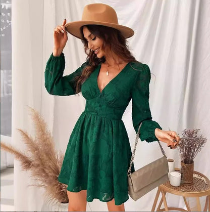 Robe Femme Élégante - Détails en Dentelle - Taille Cintrée - Manches Longues Transparentes