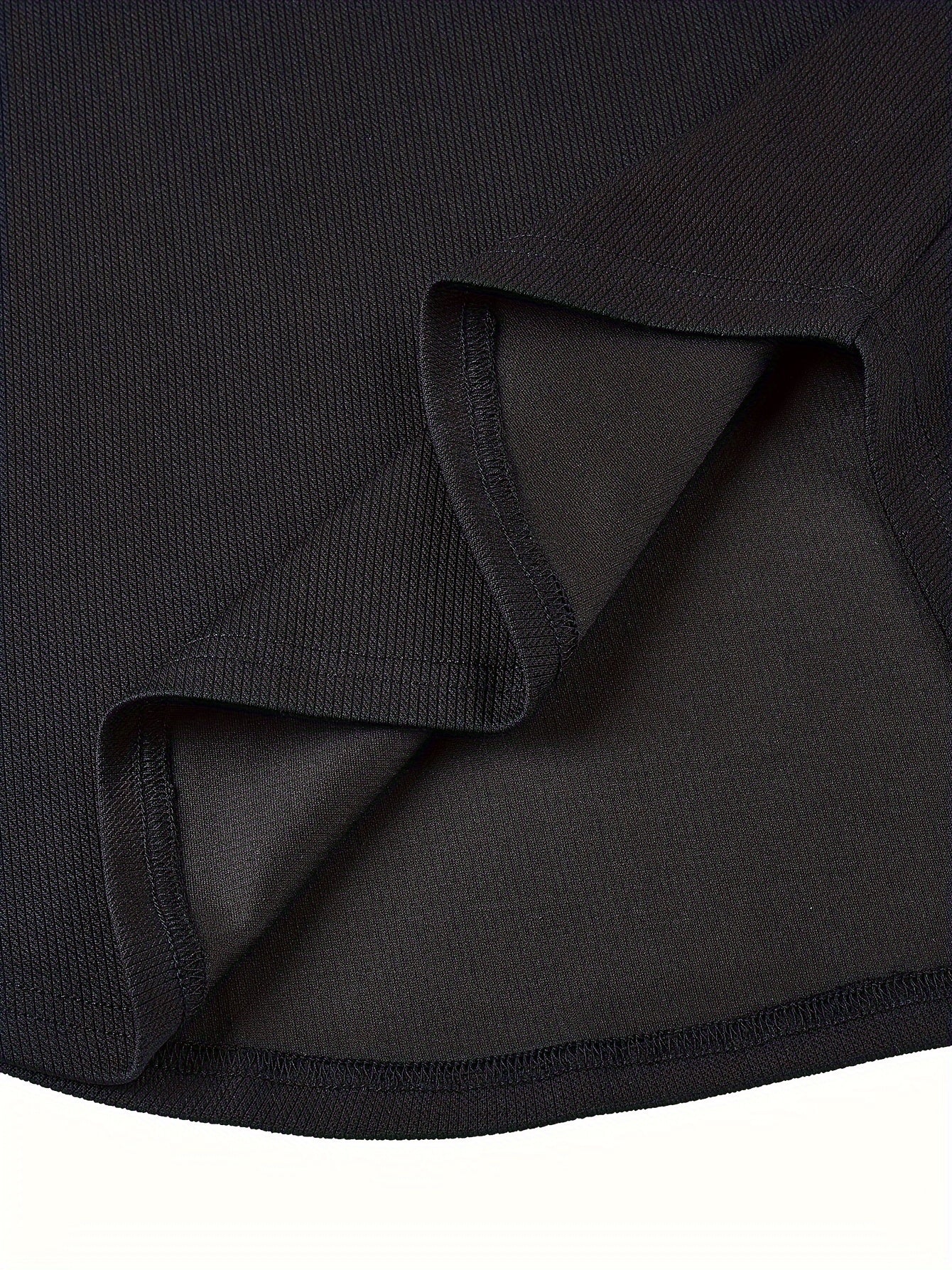 Arnhold | T-shirt homme à décolleté en V profond texturé