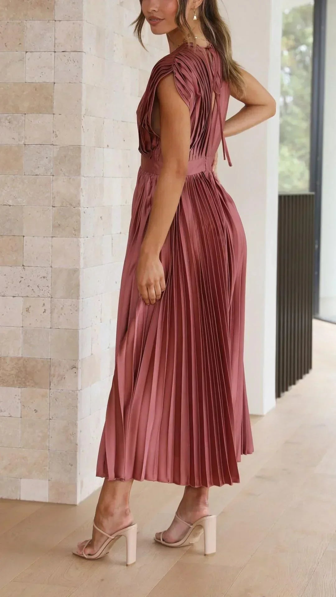 Robe printanière à décolleté en V avec nœud - Isabella