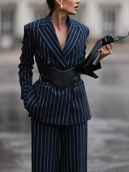 LIVIA | Ensemble blazer rayé et pantalon élégant - Luviera Fashion