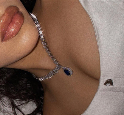 Rayonnement JULIENNE | Collier chic avec boucles d'oreilles assorties - Luviera Fashion