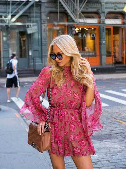 Robe Femme – Coupe Flottante – Design Brodé – Dos Ouvert – Manches Transparentes